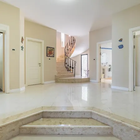 Villa Palma - Sunset Sea Views With Pool, Jacuzzi, Sauna And Games