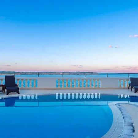 Villa Palma - Sunset Sea Views With Pool, Jacuzzi, Sauna And Games *