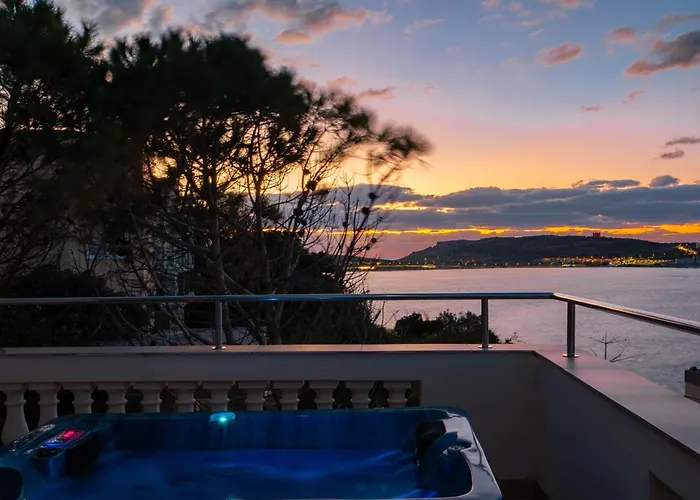 别墅 Palma - Sunset Sea Views With Pool, Jacuzzi, Sauna And Games 梅利哈